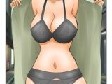 真夏にロングコートの女